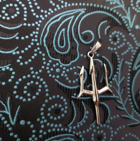 Silver Trident Pendant - Picture 6 of 6
